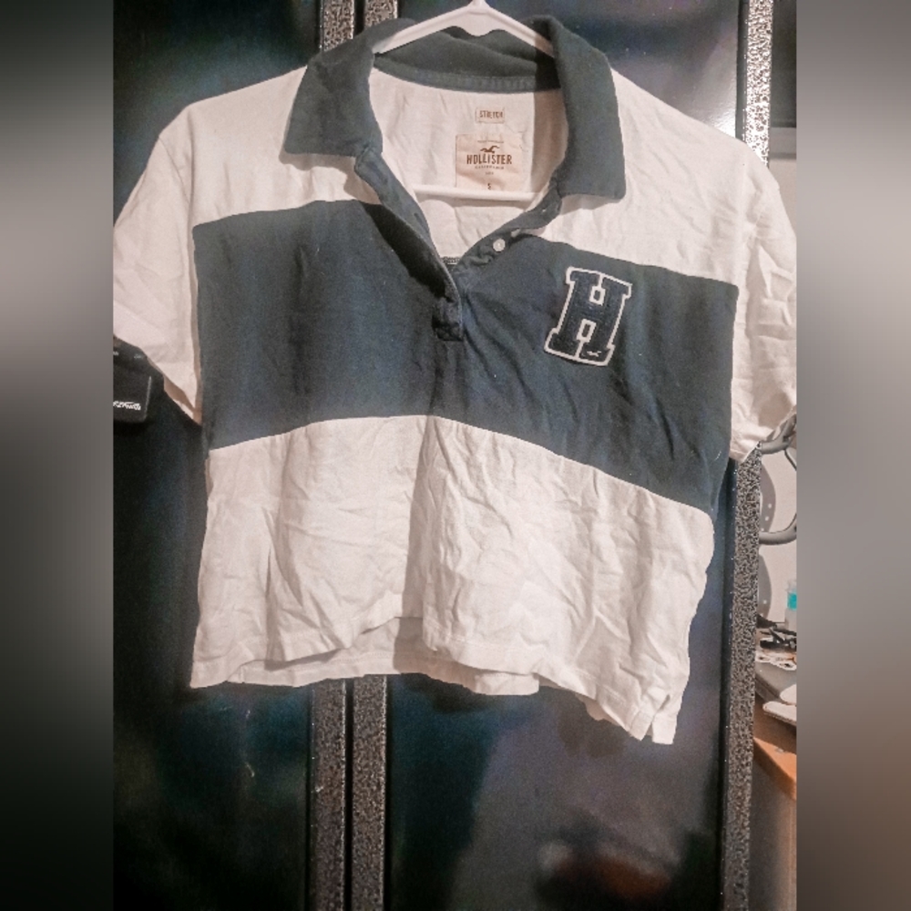 Hollister Vintage Cropped Tee